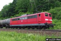 151 049 schiebt mal wieder einen Zug die Rampe hoch